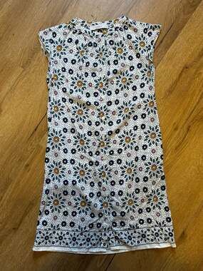 LOFT Petites Floral Button-Front Shift Dress